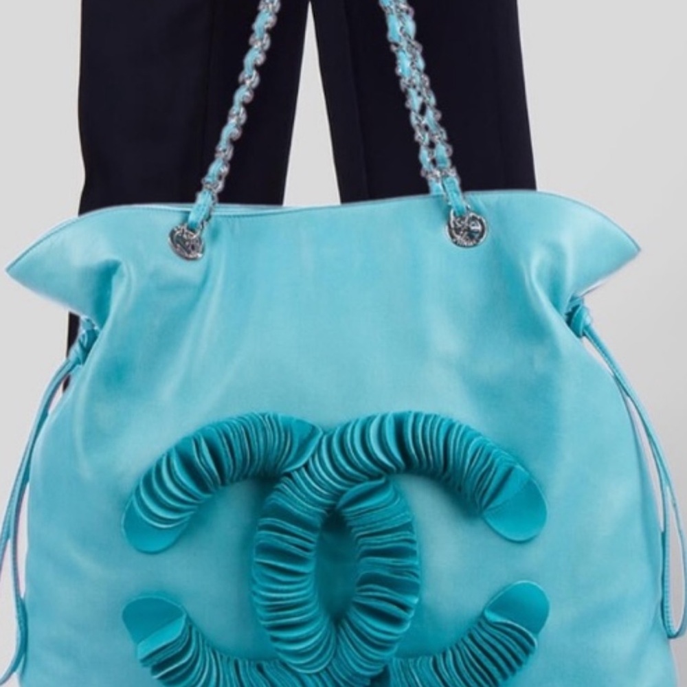 Chanel Turquoise Leather Shoulder Bag - Picture 5 of 13